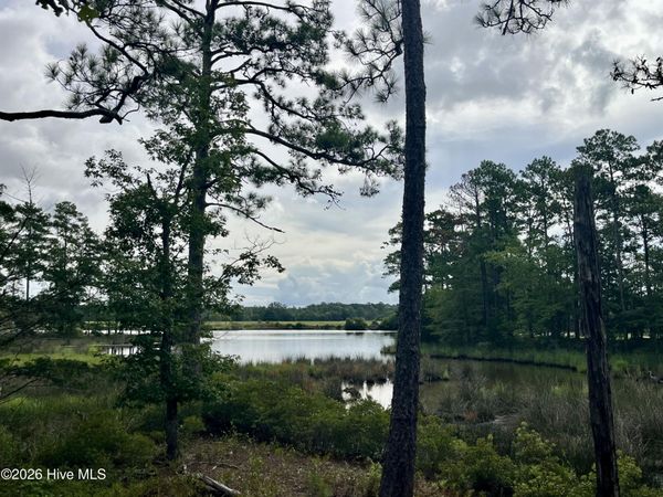 671 Plantation Parkway , Oriental, NC 28571