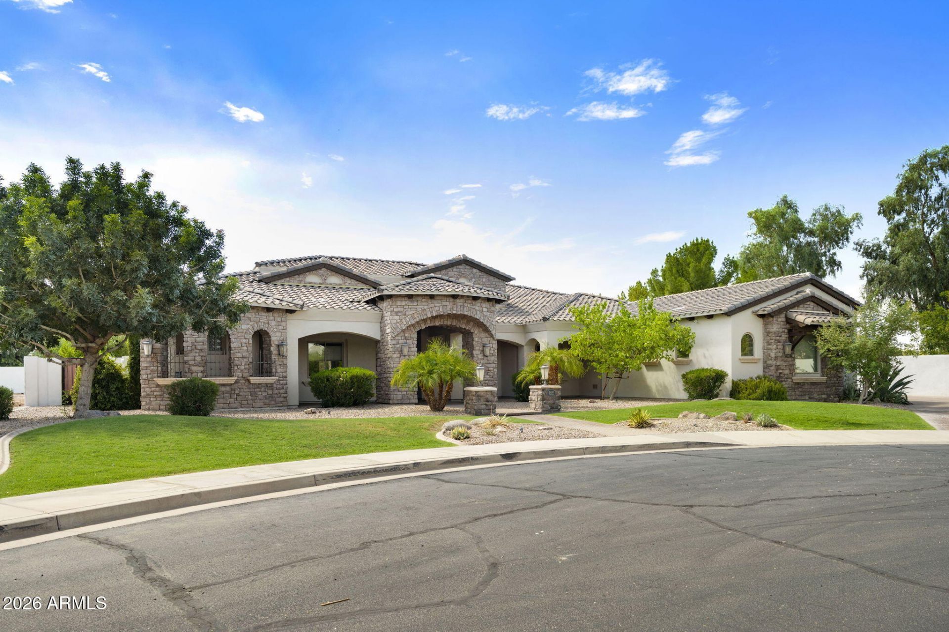 5600 S Gemstone Drive, Chandler, AZ 85249 Main Photo