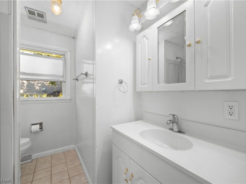 4885 Oster Road, Sheffield Lake, OH 44054 Photo 18