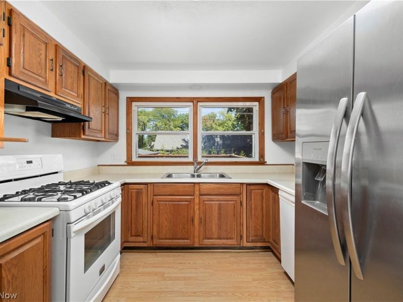 4885 Oster Road, Sheffield Lake, OH 44054 Photo 5