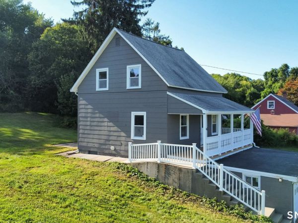 292 Old Colchester , Montville, CT 06382