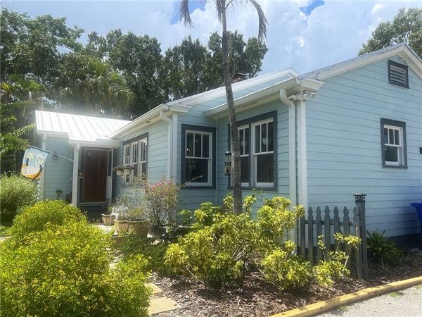 1825 21st Avenue, Vero Beach, FL 32960