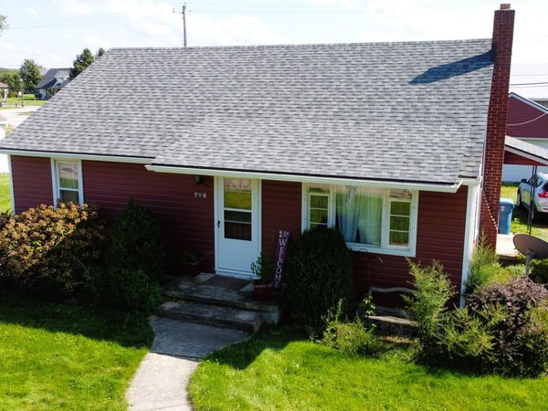 617 E Pike Street, Jackson Center, OH 45334