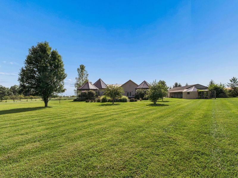 18964 London Road, Circleville, OH 43113 Photo 10