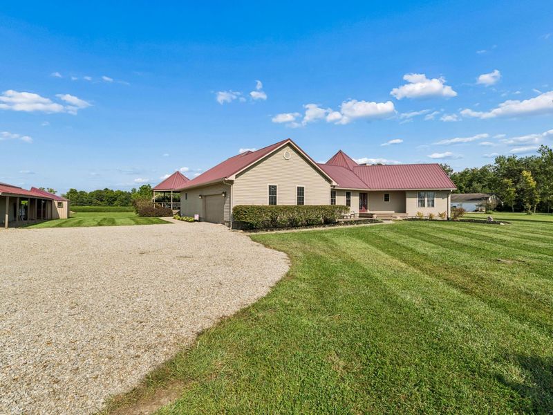 18964 London Road, Circleville, OH 43113 Photo 5