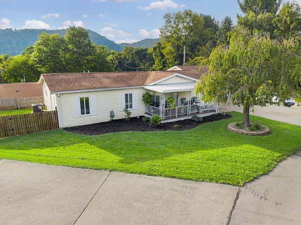 7 Ross Street, New Martinsville, WV 26155
