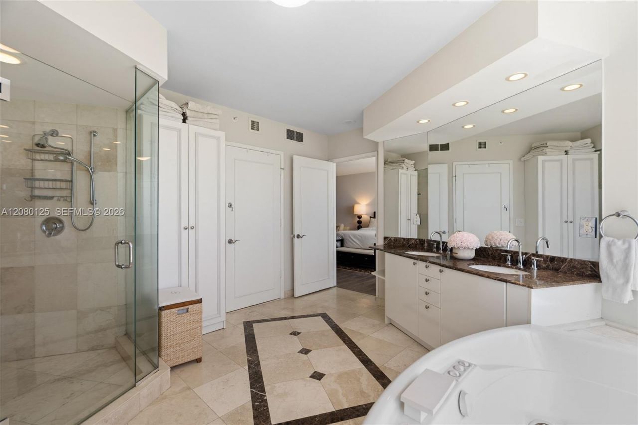 17555 Collins Ave , Unit 308, Sunny Isles Beach, FL 33160 Photo