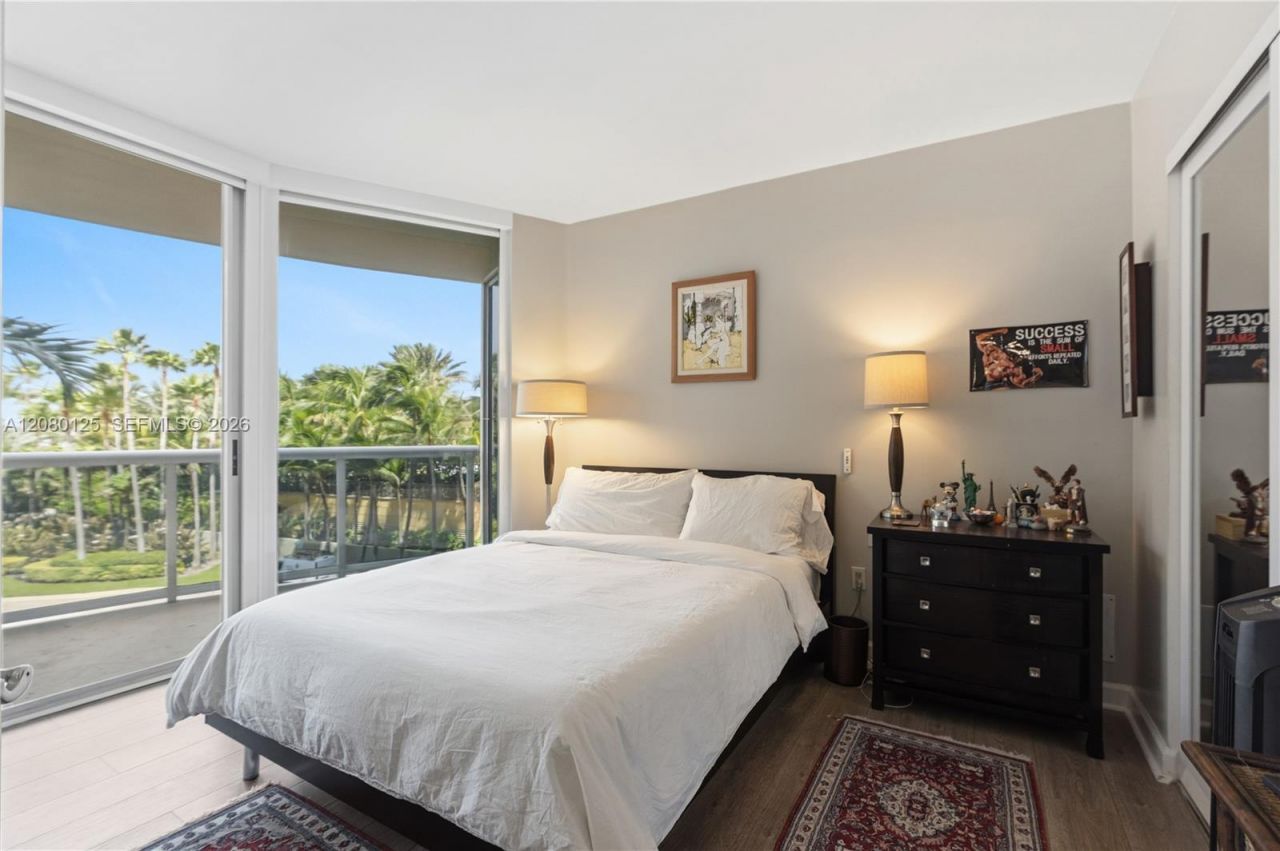 17555 Collins Ave , Unit 308, Sunny Isles Beach, FL 33160 Photo
