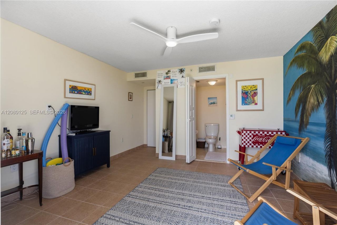17555 Collins Ave , Unit 308, Sunny Isles Beach, FL 33160 Photo