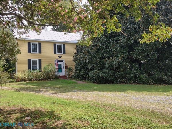 3081 New Point Comfort , Mathews, VA 23109