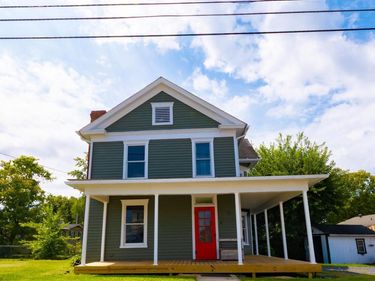 440 E QUEEN STREET, STRASBURG, VA 22657