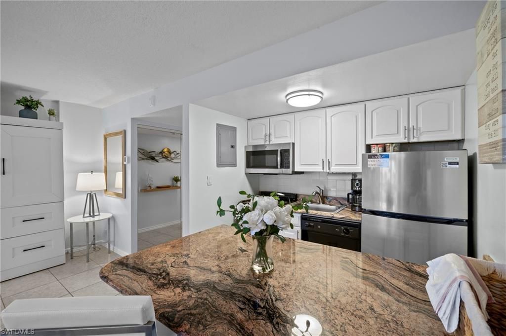 1 Bluebill Ave , Unit 408, Naples, FL 34108 Photo