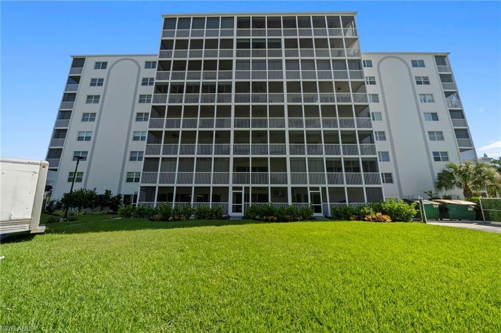 1 Bluebill Ave , Unit 408, Naples, FL 34108 Photo