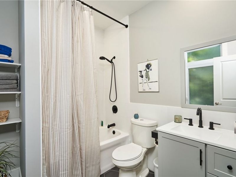 921 Jefferson Avenue, Cleveland, OH 44113 Photo 16