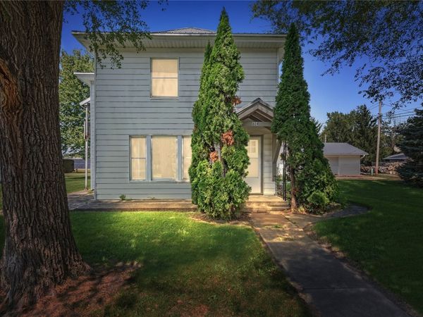 604 7th Street , Belle Plaine, IA 52208