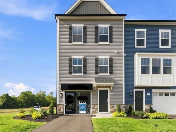 29 SCAMMEL DRIVE, BUNKER HILL, WV 25413