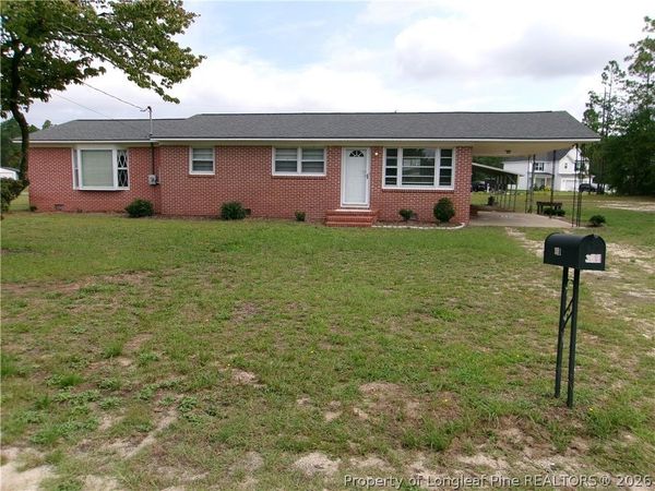 301 W Vinson Avenue, Autryville, NC 28318