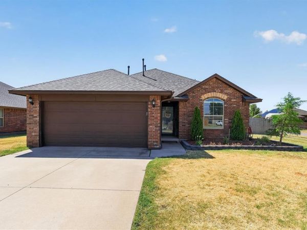 11116 SW 38th Circle, Mustang, OK 73064