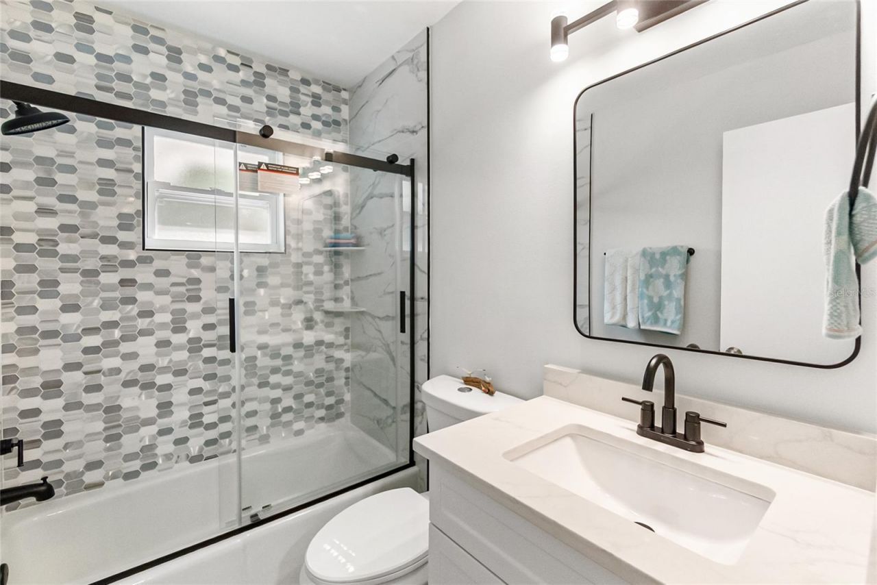 420 Melody Circle, Sarasota, FL 34237 Photo