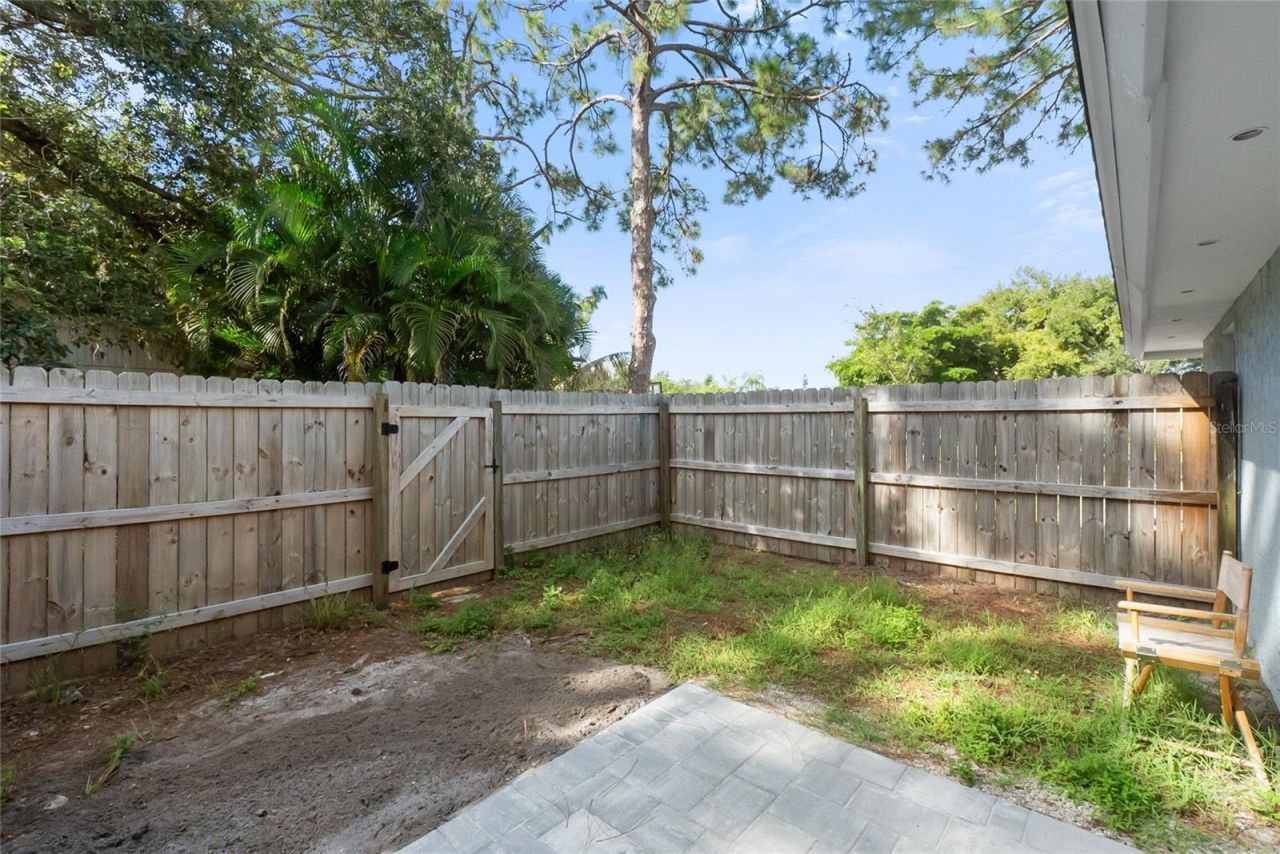 420 Melody Circle, Sarasota, FL 34237 Photo