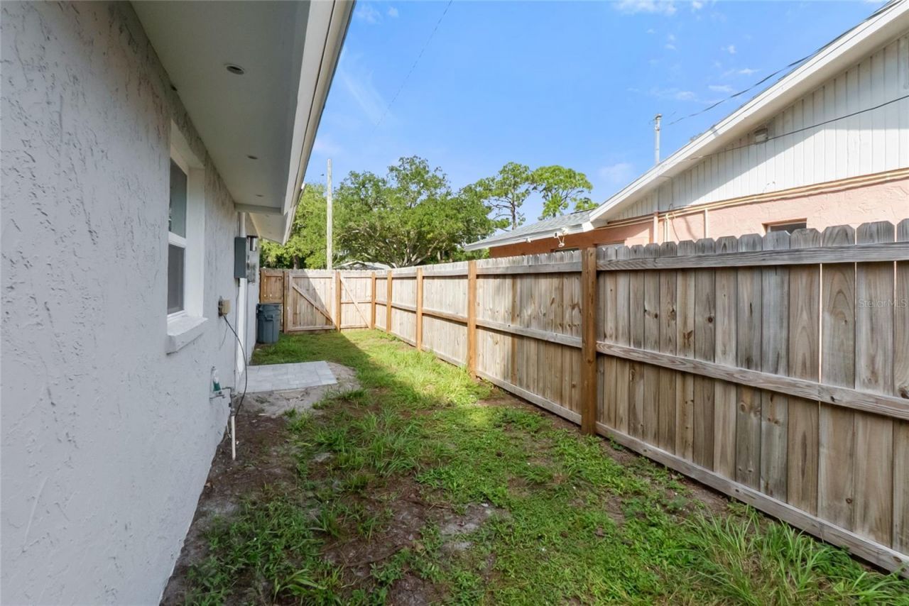 420 Melody Circle, Sarasota, FL 34237 Photo