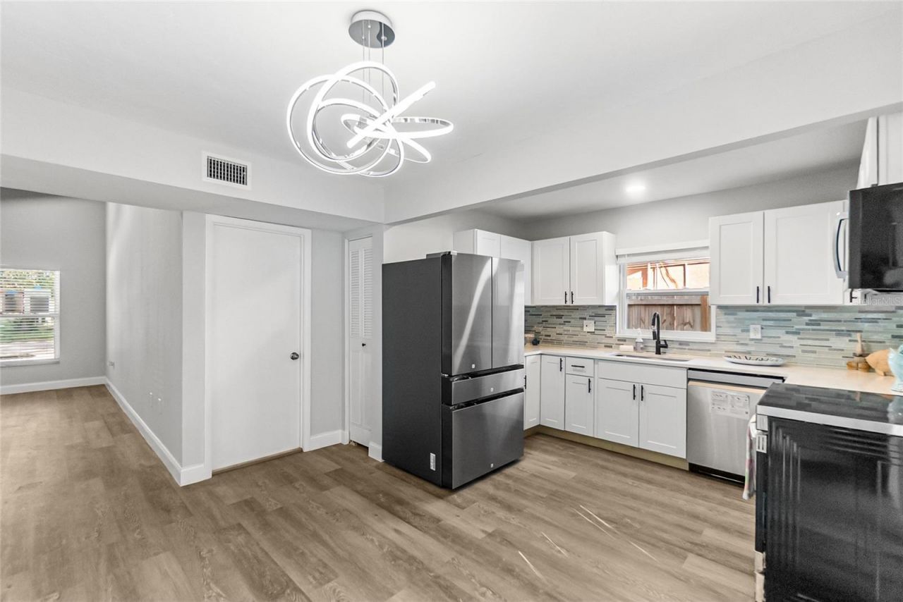 420 Melody Circle, Sarasota, FL 34237 Photo