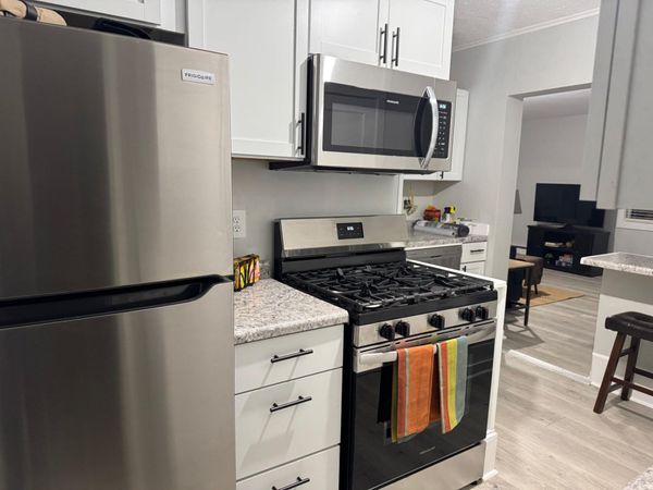1131 Lincoln Avenue , Saint Paul, MN 55105