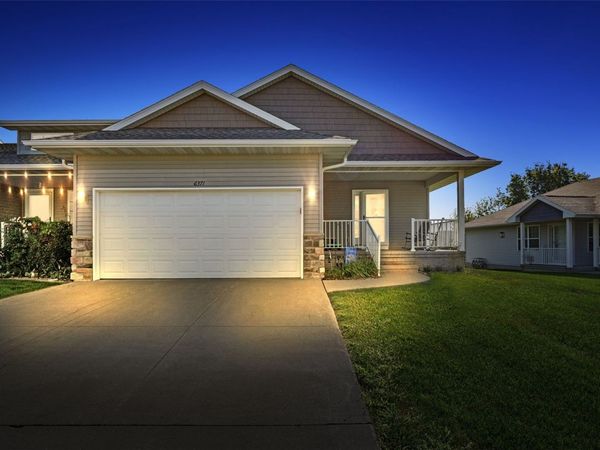 6371 Muirfield Drive SW, Cedar Rapids, IA 52404