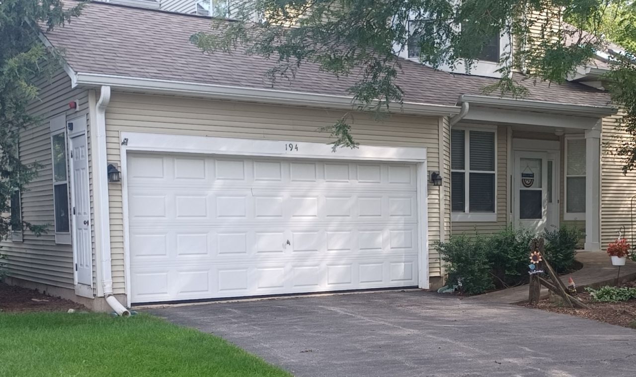 194 Aspen Court, North Aurora, IL 60542