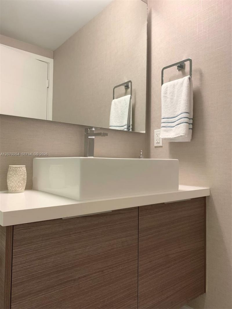 1010 SW 2nd Ave, Unit 1601, Miami, FL 33130 Photo