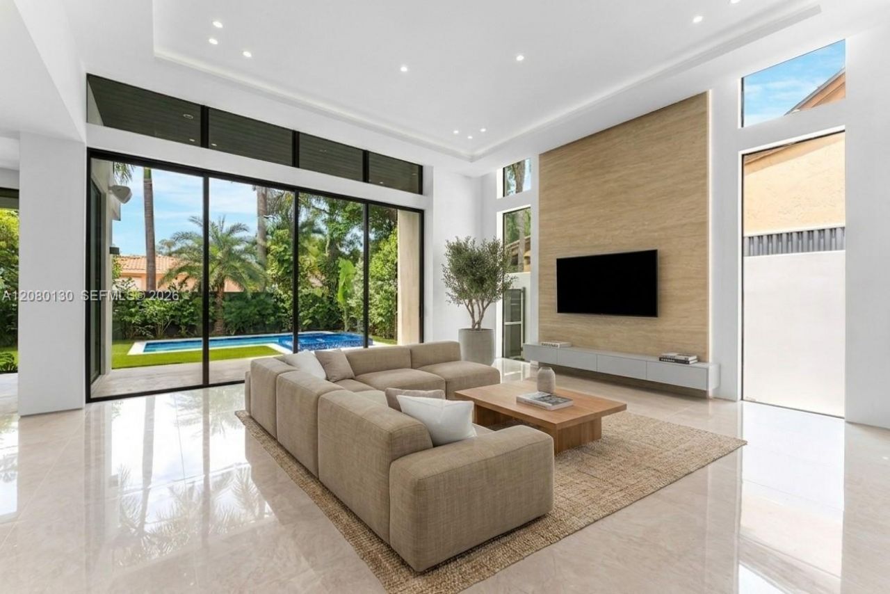 340 SW 20th Road, Miami, FL 33129 Photo