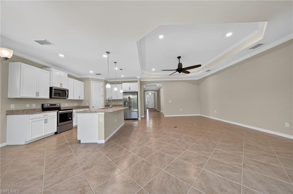 8051 Venetian Pointe Dr, Fort Myers, FL 33908 Photo