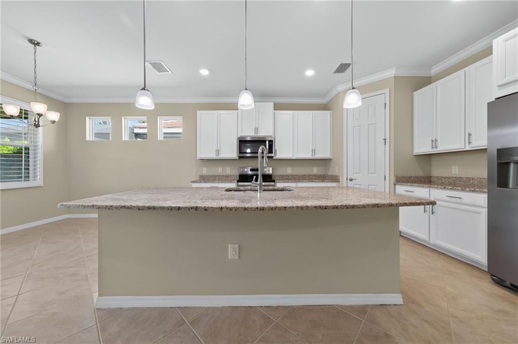 8051 Venetian Pointe Dr, Fort Myers, FL 33908 Photo