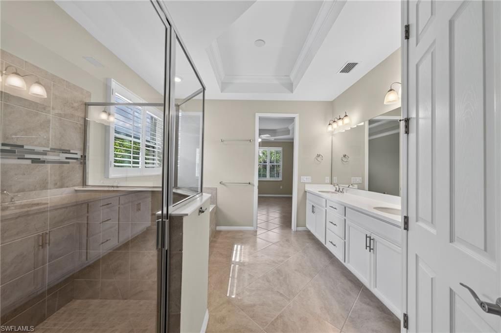 8051 Venetian Pointe Dr, Fort Myers, FL 33908 Photo