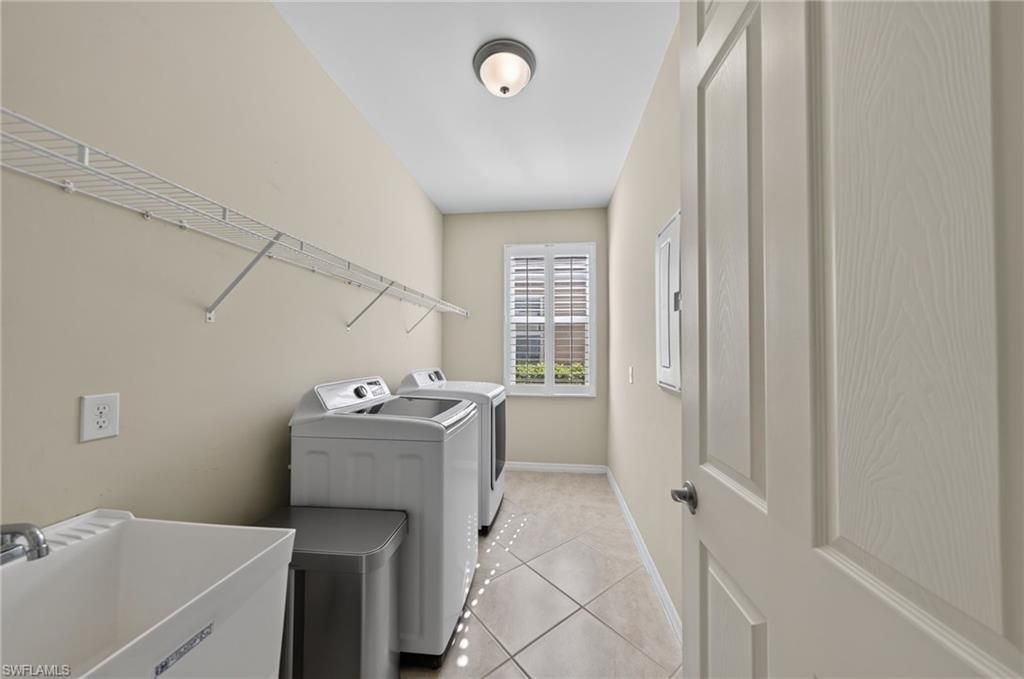 8051 Venetian Pointe Dr, Fort Myers, FL 33908 Photo