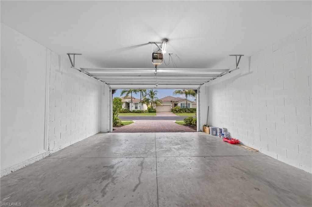 8051 Venetian Pointe Dr, Fort Myers, FL 33908 Photo