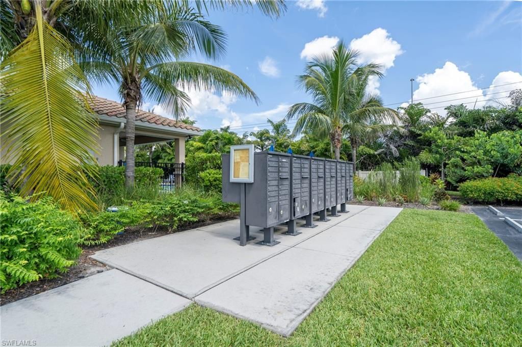8051 Venetian Pointe Dr, Fort Myers, FL 33908 Photo