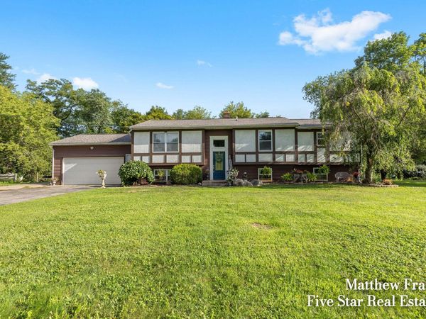 3395 12 Mile Road NW, Sparta, MI 49345