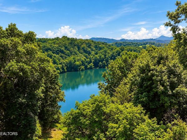 5 Rock House Rd, Unit 5, Kodak, TN 37764
