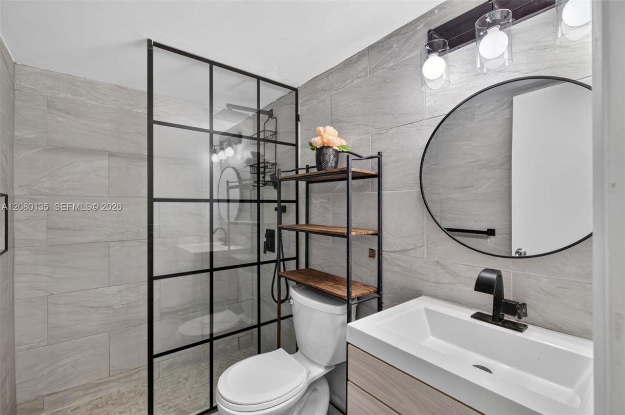 453 SW 2nd St , Unit 301C, Miami, FL 33130 Photo