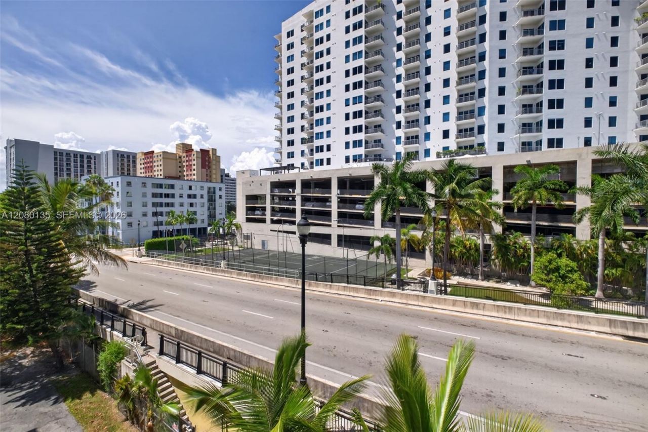 453 SW 2nd St , Unit 301C, Miami, FL 33130 Photo