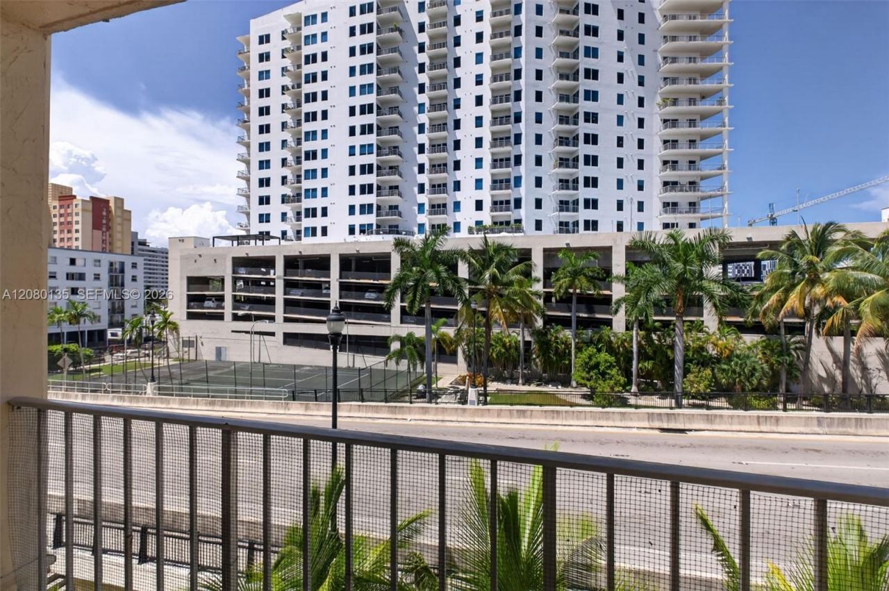 453 SW 2nd St , Unit 301C, Miami, FL 33130 Photo