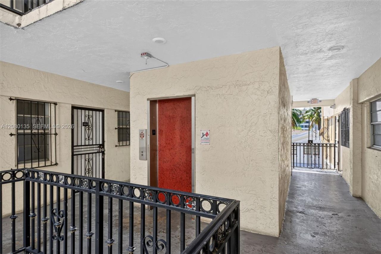 453 SW 2nd St , Unit 301C, Miami, FL 33130 Photo