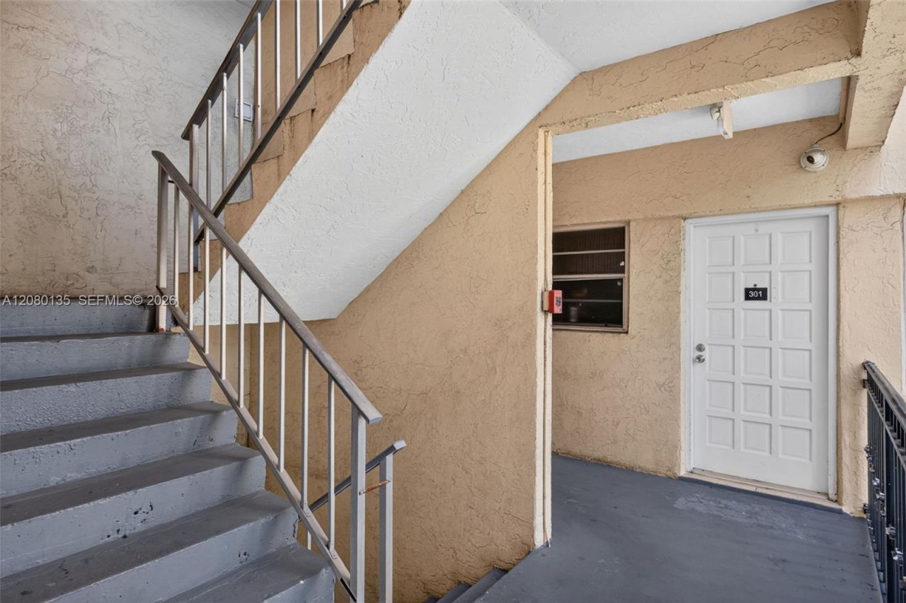 453 SW 2nd St , Unit 301C, Miami, FL 33130 Photo