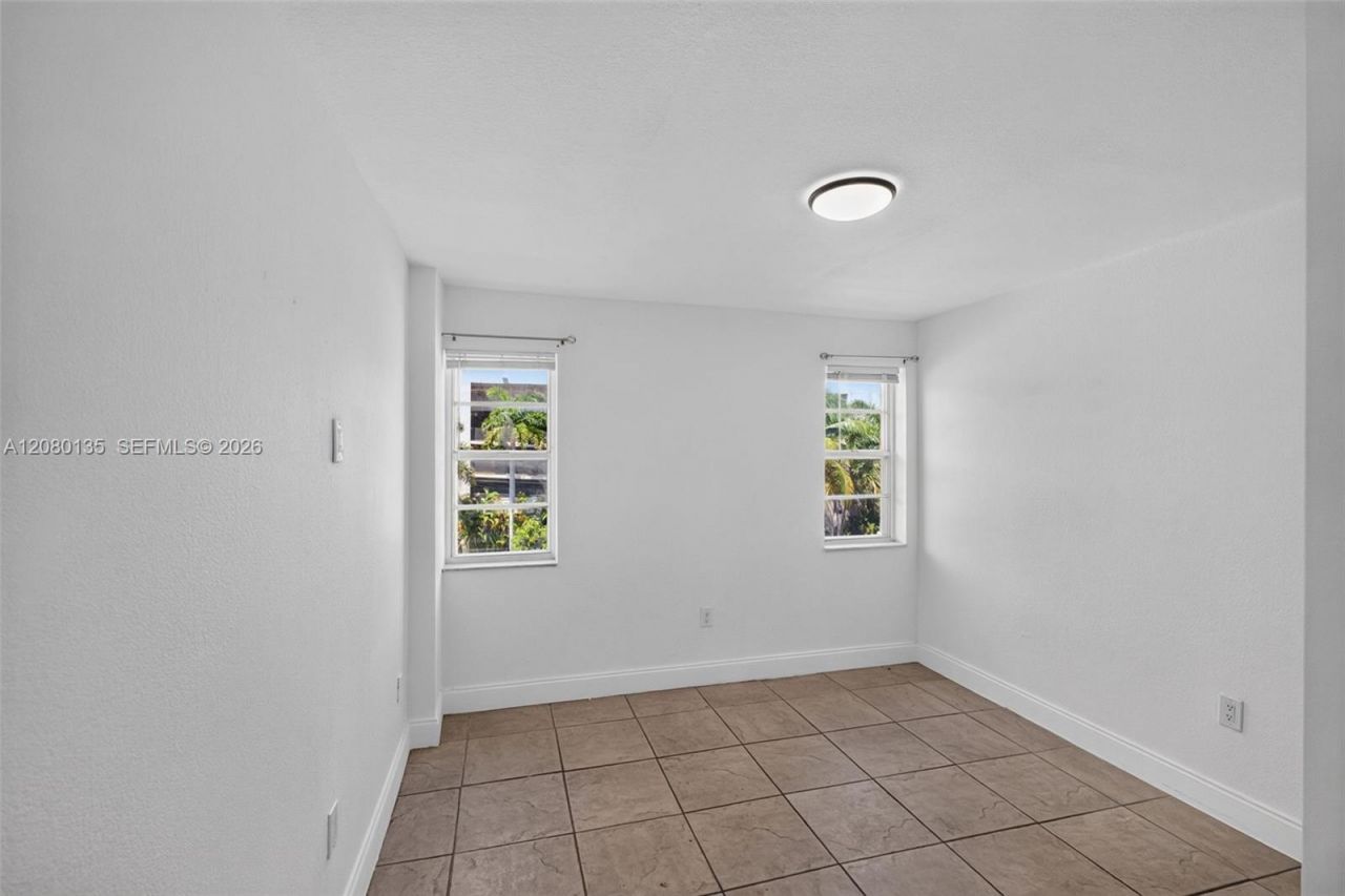 453 SW 2nd St , Unit 301C, Miami, FL 33130 Photo
