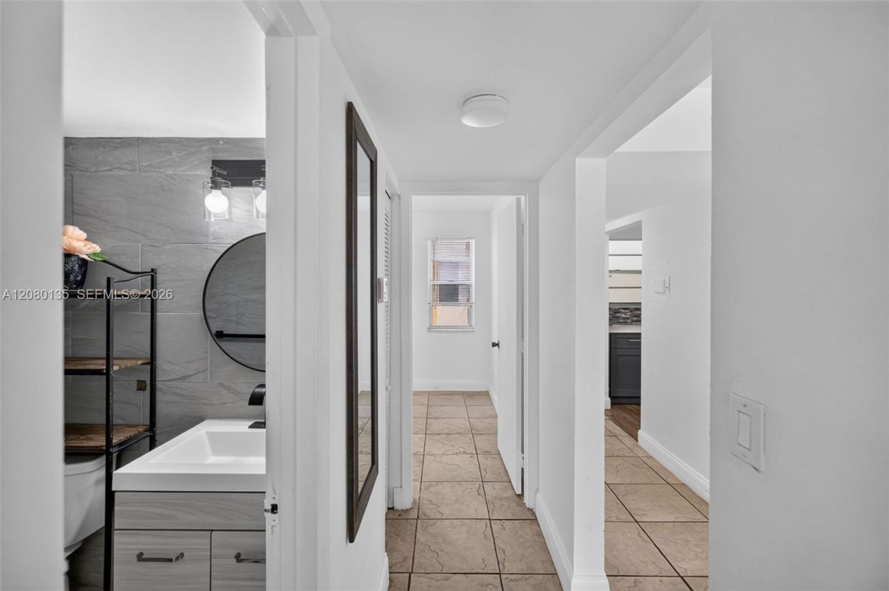 453 SW 2nd St , Unit 301C, Miami, FL 33130 Photo
