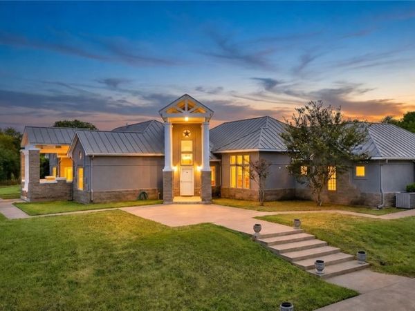 2524 S Robinson Drive , Robinson, TX 76706