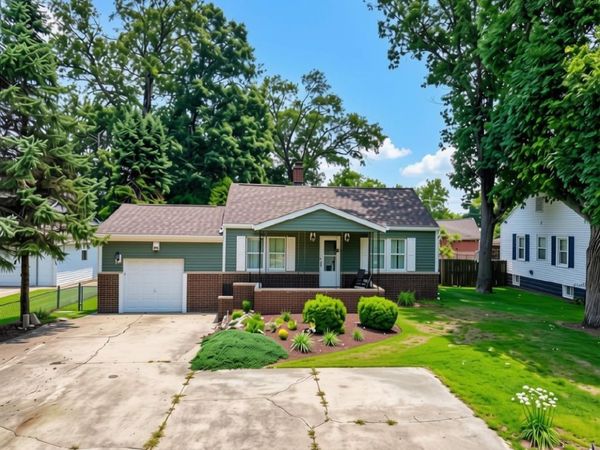 803 E Lake Street, Knox, IN 46534