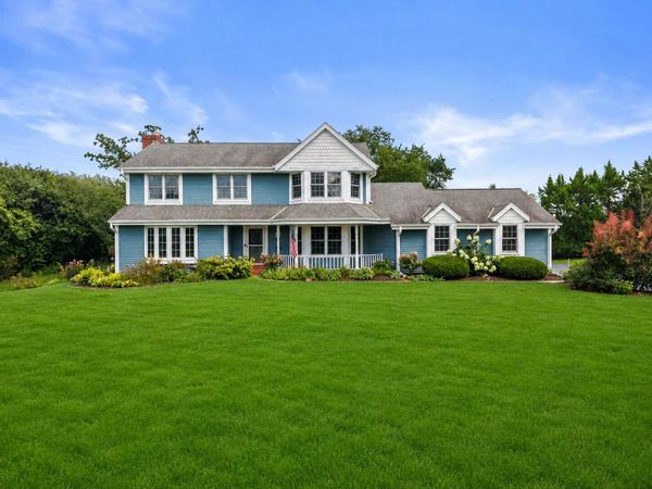 W234S5010 Woodchuck Ln, Waukesha, WI 53189
