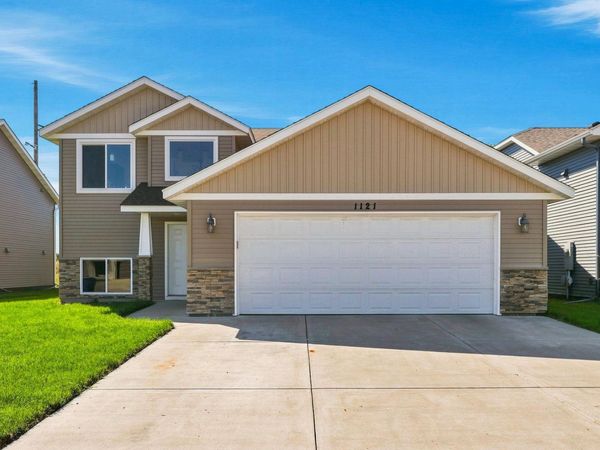 1121 Yellowstone Avenue, Saint Cloud, MN 56303